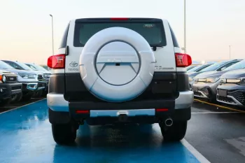 TOYOTA FJ CRUISER 4.0L WHITE COLOR 2022