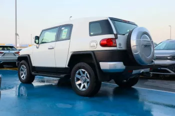 TOYOTA FJ CRUISER 4.0L WHITE COLOR 2022