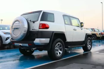TOYOTA FJ CRUISER 4.0L WHITE COLOR 2022
