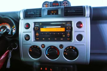 TOYOTA FJ CRUISER 4.0L WHITE COLOR 2022