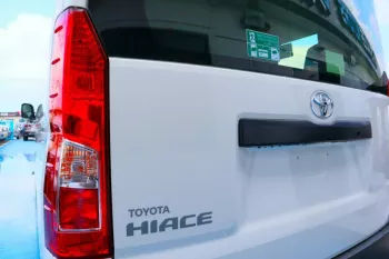 TOYOTA HIACE 3.5L HIROOF BUS D4-S V6 MODEL 2022