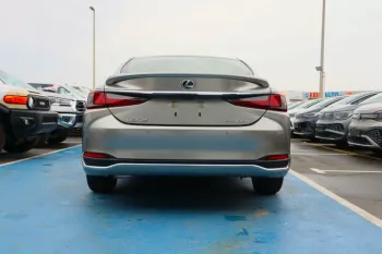 Lexus ES300H - GCC – 2.5L 2023 – Hybrid 4 cylinder