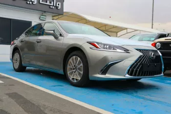 Lexus ES300H - GCC – 2.5L 2023 – Hybrid 4 cylinder