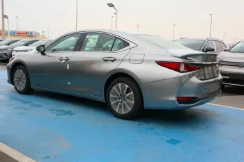 Lexus ES300H - GCC – 2.5L 2023 – Hybrid 4 cylinder
