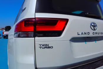 TOYOTA LAND CRUISER G.X.R 3.5L TWIN TUBO 70th 2022