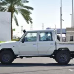 2022 MODEL TOYOTA LAND CRUISER 79 DOUBLE CAB PICKUP V8 4.5L TURBO DIESEL 4WD MANUAL TRANSMISSION - Thumbnail 3