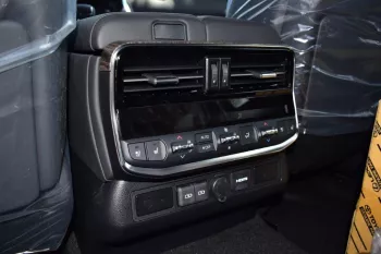 2022 MODEL TOYOTA LAND CRUISER 300 VXR+ 3.3L V6 DIESEL TWIN TURBO AUTOMATIC TRANSMISSION