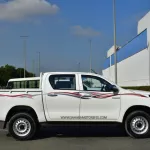 2022 MODEL TOYOTA HILUX DOUBLE CAB DLX-G 2.4L DIESEL 4WD MANUAL TRANSMISSION - Thumbnail 3