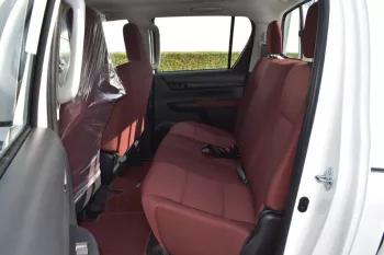 2022 MODEL TOYOTA HILUX DOUBLE CAB DLX-G 2.4L DIESEL 4WD MANUAL TRANSMISSION