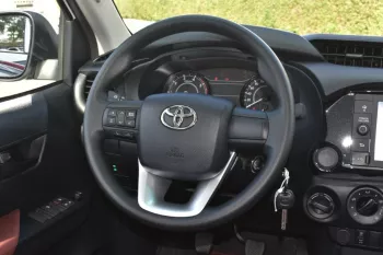 2022 MODEL TOYOTA HILUX DOUBLE CAB DLX-G 2.4L DIESEL 4WD MANUAL TRANSMISSION