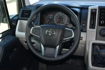 2023 MODEL TOYOTA HIACE HIGH ROOF DX 2.8L DIESEL 13 SEATER MANUAL TRANSMISSION