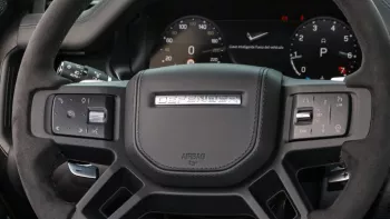 Defender V8 Ltd Edition Black Matt Inside Black 2023
