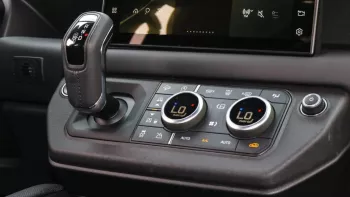 Defender V8 Ltd Edition Black Matt Inside Black 2023