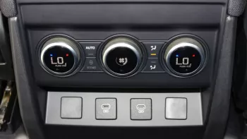 Defender V8 Ltd Edition Black Matt Inside Black 2023