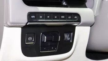 Cadillac Escalade 600 Sport Platinum Black Inside Beige 2022