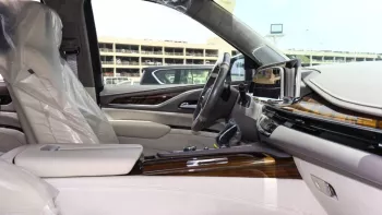 Cadillac Escalade 600 Sport Platinum Black Inside Beige 2022