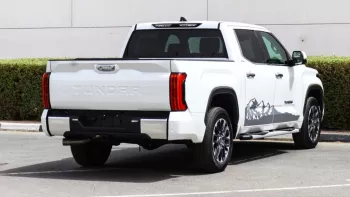 Tundra 2WD Limited White Inside Grey 2022