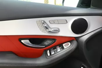 Mercedes GLC 300 Black Inside Red 2022