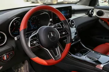 Mercedes GLC 300 Black Inside Red 2022