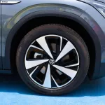 volkswagen Id 6 X Pro Outside Gray Inside White 2022 . - Thumbnail 3