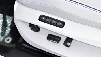 volkswagen Id 6 X Pro Outside Gray Inside White 2022 .