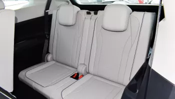 volkswagen Id 6 X Pro Outside Gray Inside White 2022 .