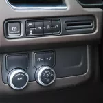 GMC Yukon SLE 2WD GCC Outside Black Inside Beige 2022. - Thumbnail 11