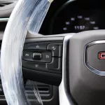 GMC Yukon SLE 2WD GCC Outside Black Inside Beige 2022. - Thumbnail 12