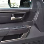 New Tundra 2WD SR5 Crew Max Outside Silver Inside Black 2022. - Thumbnail 12