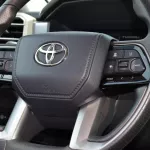 New Tundra 2WD SR5 Crew Max Outside Silver Inside Black 2022. - Thumbnail 16