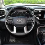 New Tundra 2WD SR5 Crew Max Outside Silver Inside Black 2022. - Thumbnail 17