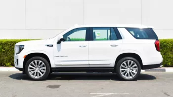 GMC YUKON DENAIL GCC OUTSIDE WHITE AND INSIDE BROWN MODEL 2022.
