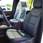 GMC YUKON DENAIL GCC OUTSIDE WHITE AND INSIDE BROWN MODEL 2022. - Thumbnail 15