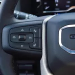 GMC YUKON DENAIL GCC OUTSIDE WHITE AND INSIDE BROWN MODEL 2022. - Thumbnail 18