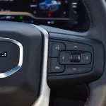 GMC YUKON DENAIL GCC OUTSIDE WHITE AND INSIDE BROWN MODEL 2022. - Thumbnail 19