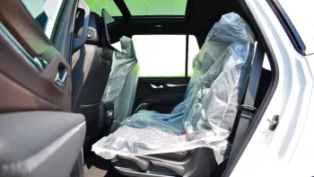 GMC YUKON DENAIL GCC OUTSIDE WHITE AND INSIDE BROWN MODEL 2022.
