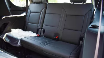 GMC YUKON DENAIL GCC OUTSIDE WHITE AND INSIDE BROWN MODEL 2022.
