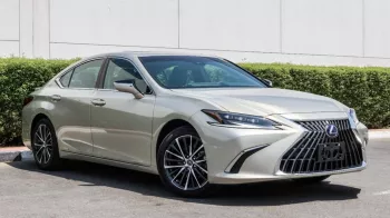 LEXUS ES300 HYBRID LUXURY COLOR OUTSIDE TITANIUM INSIDE BROWN MODEL 2023.