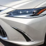 LEXUS ES300 HYBRID LUXURY COLOR OUTSIDE TITANIUM INSIDE BROWN MODEL 2023. - Thumbnail 4