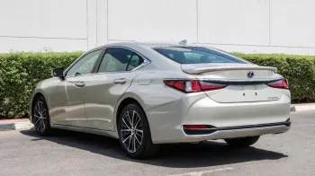 LEXUS ES300 HYBRID LUXURY COLOR OUTSIDE TITANIUM INSIDE BROWN MODEL 2023.