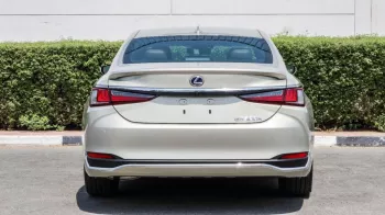LEXUS ES300 HYBRID LUXURY COLOR OUTSIDE TITANIUM INSIDE BROWN MODEL 2023.