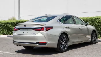 LEXUS ES300 HYBRID LUXURY COLOR OUTSIDE TITANIUM INSIDE BROWN MODEL 2023.