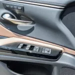 LEXUS ES300 HYBRID LUXURY COLOR OUTSIDE TITANIUM INSIDE BROWN MODEL 2023. - Thumbnail 12