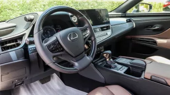 LEXUS ES300 HYBRID LUXURY COLOR OUTSIDE TITANIUM INSIDE BROWN MODEL 2023.
