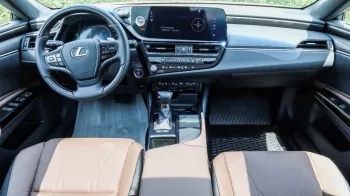 LEXUS ES300 HYBRID LUXURY COLOR OUTSIDE TITANIUM INSIDE BROWN MODEL 2023.
