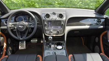 BENTELY BENTAYGA SPEED W12 GREEN-SILVER INSIDE BLACK MODEL 2020.