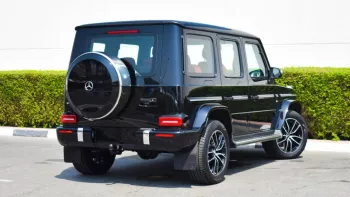 Mercedes Benz G500 OUTSIDE Black INSIDE Red MODEL 2022.