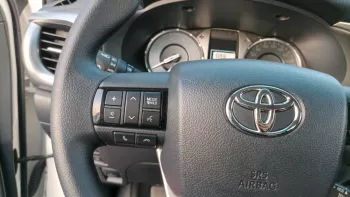 toyota hilux 2.4ltr 4x4 GLX GLX S SRS*Full option* M/T *Reverse camera*Dual A/C*Automatic climat