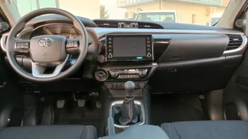 toyota hilux 2.4ltr 4x4 GLX GLX S SRS*Full option* M/T *Reverse camera*Dual A/C*Automatic climat