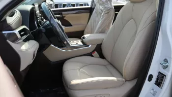 TOYOTA HIGHLANDER 2.5Ltr HEV LTD V HYBRID ELECTRIC VEHICLE MODEL 2022